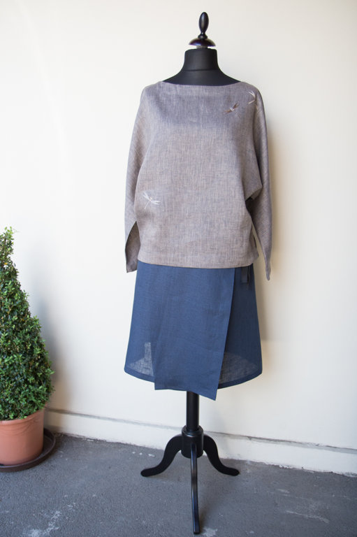 Grey women's tunic with dragonflies
